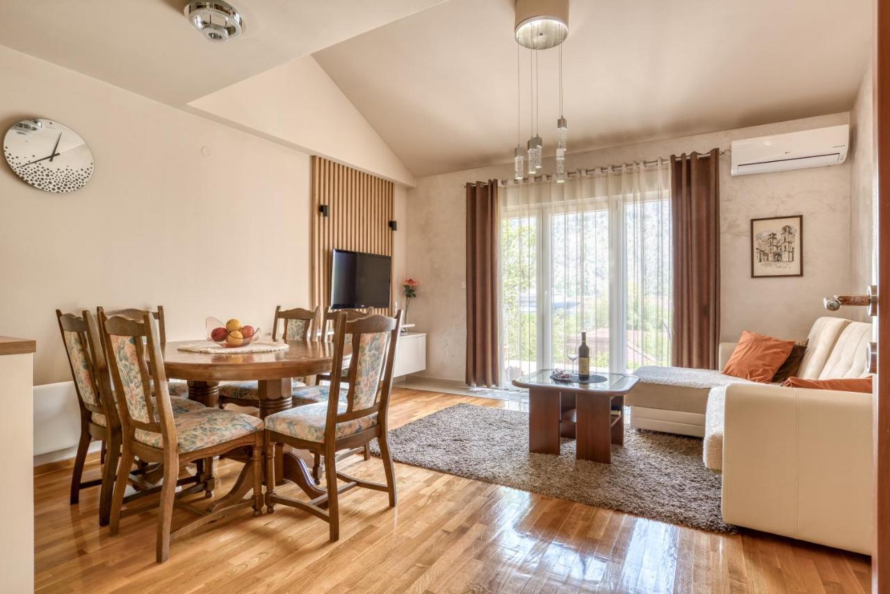 Milas Apartment Kotor Luaran gambar