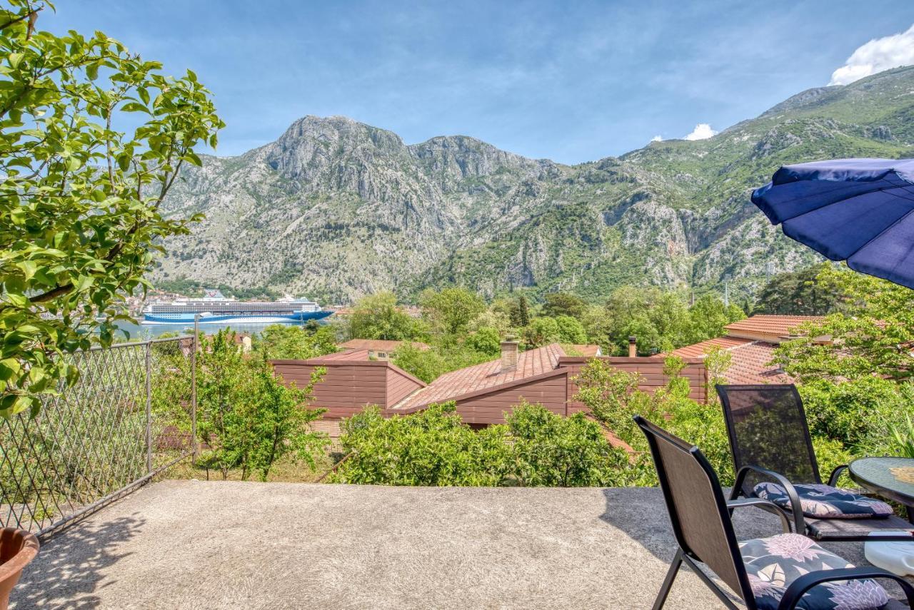 Milas Apartment Kotor Luaran gambar